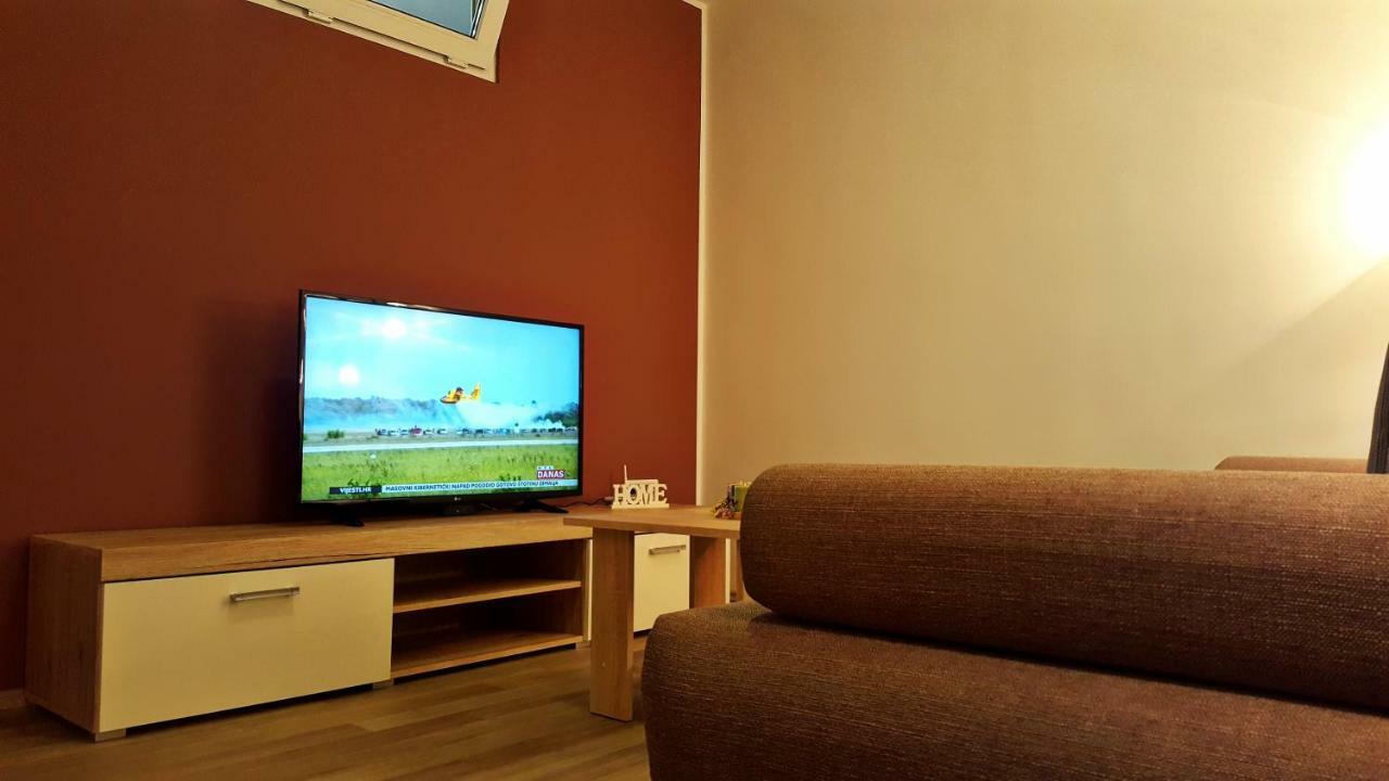 Apartment Tara Pula Bagian luar foto