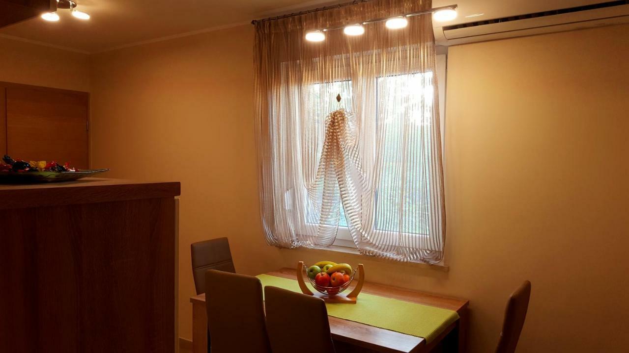 Apartment Tara Pula Bagian luar foto