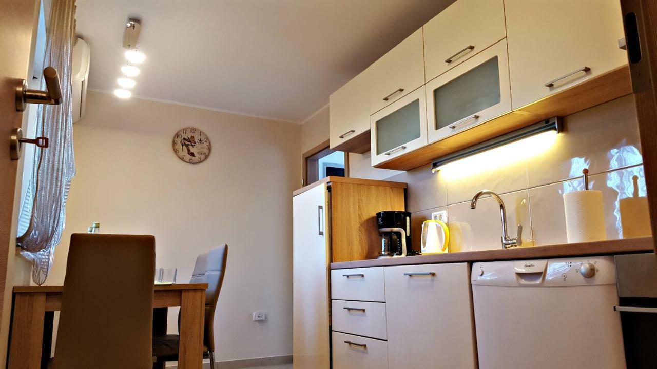 Apartment Tara Pula Bagian luar foto