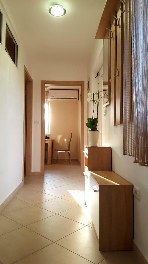 Apartment Tara Pula Bagian luar foto